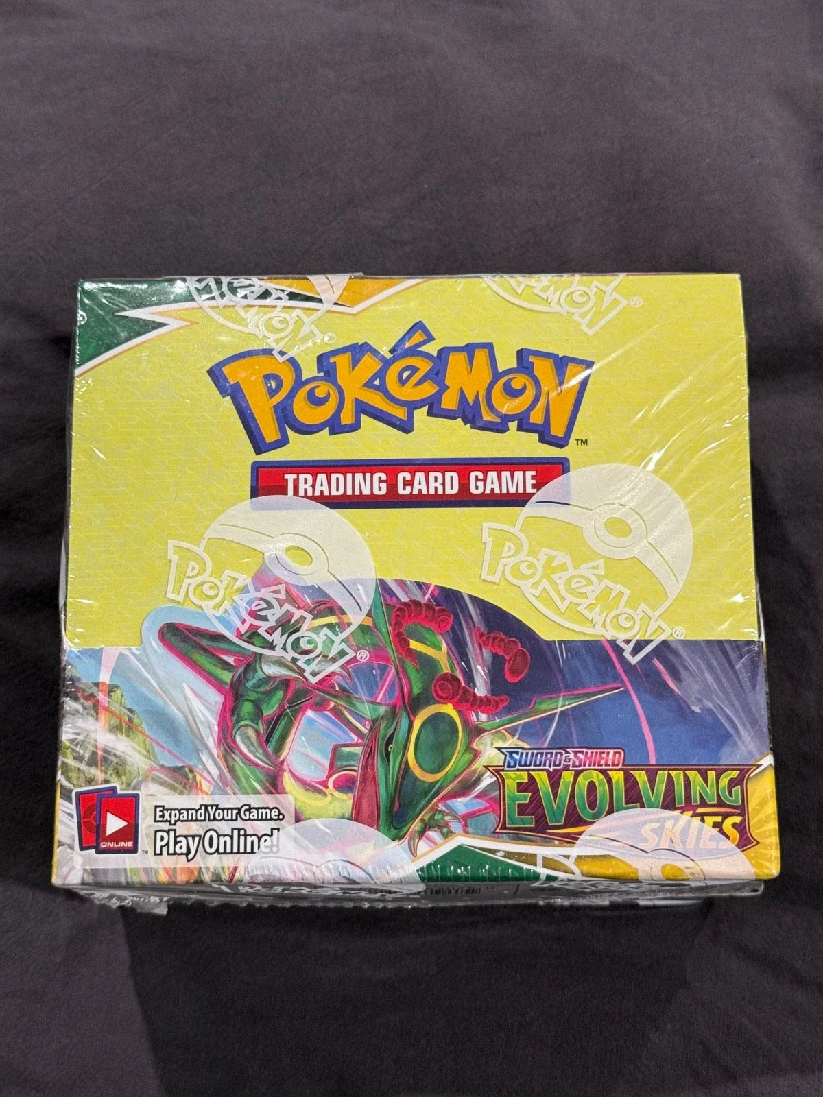 Pokemon TCG Sword & Shield EVOLVING SKIES Booster Box Sealed 36 Packs